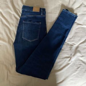 NWT Size: 6 American Eagle Curvy Hi-Rise Jegging